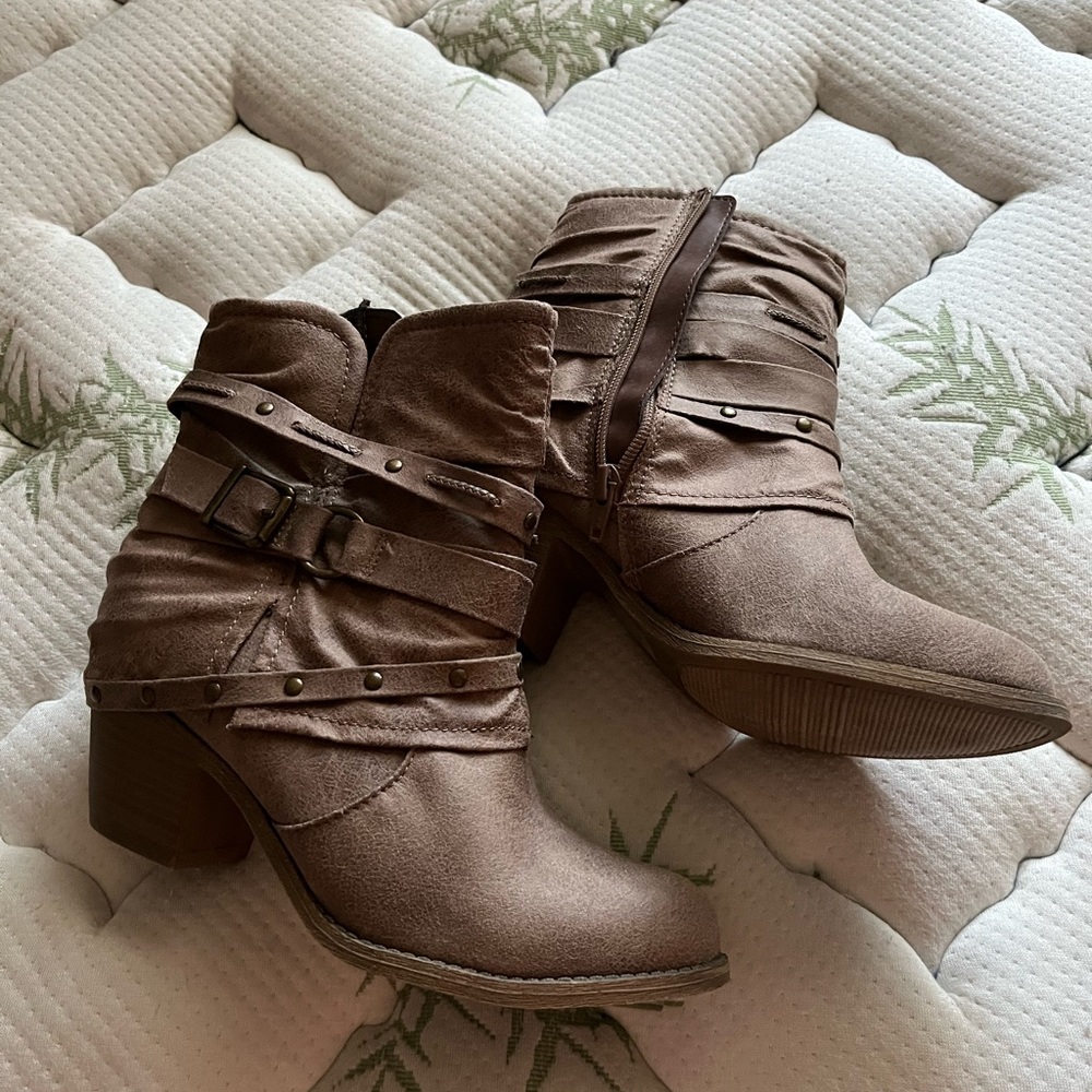 Womens dress boots🌸